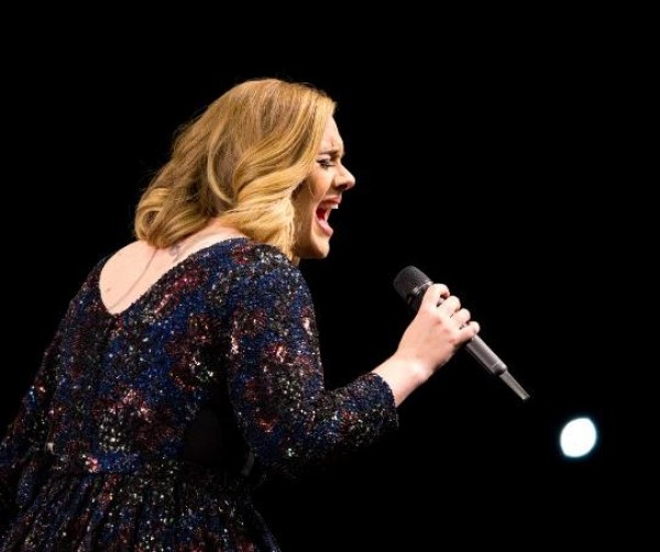 Adele rechaza cantar en la Super Bowl 2017
