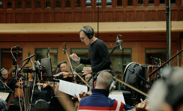 Alberto Iglesias compone la banda sonora de 'Cristóbal Balenciaga', serie de Disney+ sobre el modista guipuzcoano
