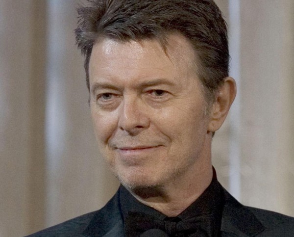David Bowie pondrá música a la versión teatral de Bob Esponja