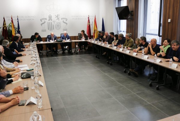 El ministro Iceta se reunió con el sector cultural de Murcia para compartir los avances del Estatuto del Artista
