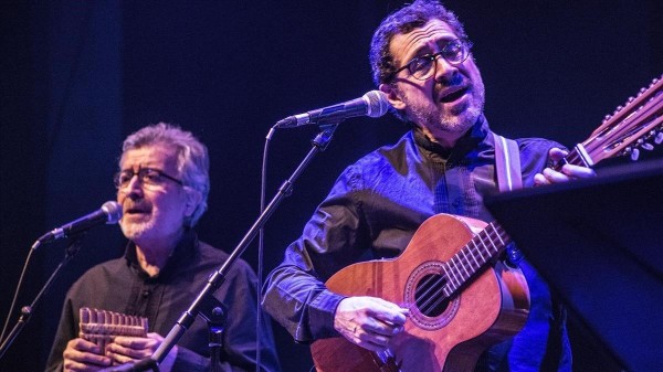 Estravagarios, con músicos históricos de Quilapayún, debuta en el 23 Encontro da Cançâo de Protesto, en Grándola, Portugal