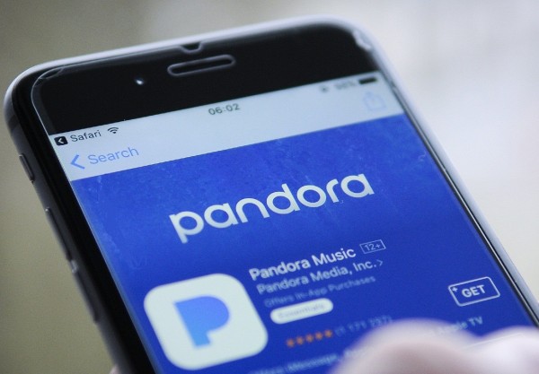 La empresa de radio por satélite SiriusXM compra Pandora Media para competir con Spotify