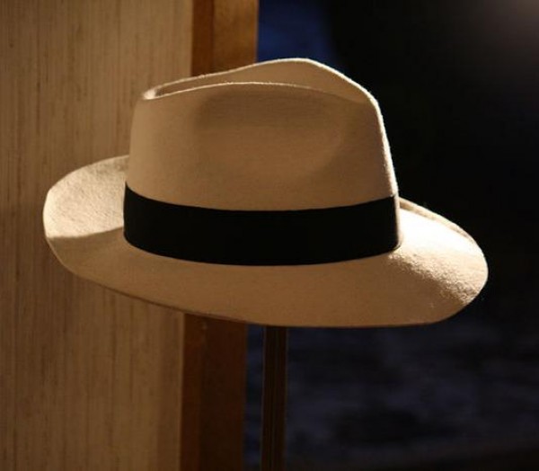 Subastan un sombrero blanco que usó Michael Jackson en 'Smooth Criminal'