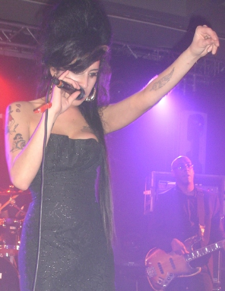 Amy Winehouse suspende toda su gira europea y no actuará en el Bilbao BBK Live Festival
