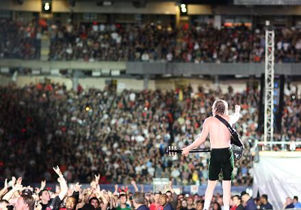 AC/DC quiere entrar a grabar en mayo y dar 40 conciertos por su 40º aniversario