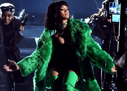 Rihanna lidera las ventas históricas de música digital
